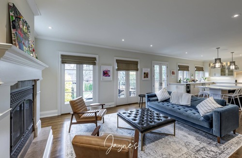 Lytton Park House | 5bed 5bath home in Lawrence Park with an in-ground pool and sauna