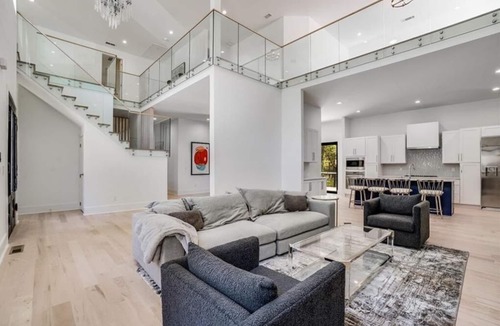 Sandy Springs House | 5Bed/6Bath Ultra Modern Mansion
