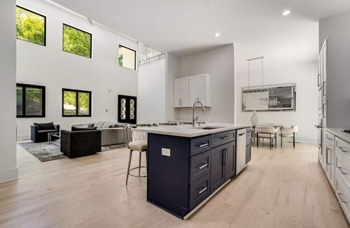 Sandy Springs House | 5Bed/6Bath Ultra Modern Mansion