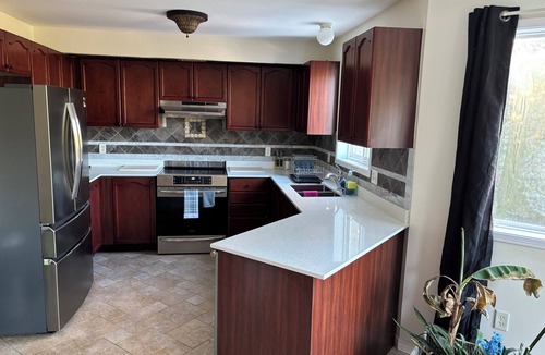 Barrie House | 5br 3.5bth home w Free Parkings+Ensuite laundrynBarrie,ON