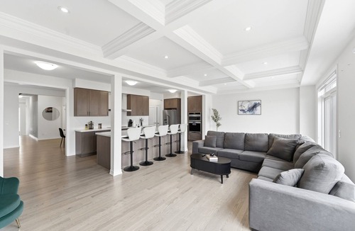 Kitchener House | 5BR/4.5WR Family Fun+Game Room+FencedYard+5Parking