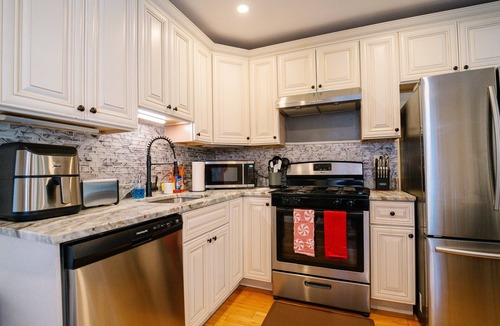 West Falls Church House | 5BR/4BA HomeI Backyard in VA!