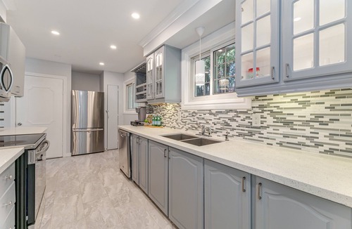 Bronte House | *5BR 4Bath Family GetAway near Lake & Harbor*