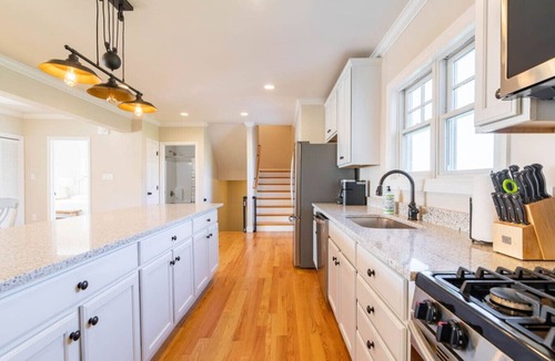 Newport Villa | 5BR/5BA Beachside Newport Home Steps to Beach!