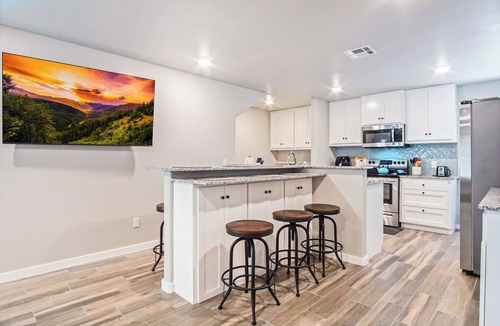 Central Oklahoma City House | 5BR Bethany Home | 3 mins Wiley Post Airport #CO
