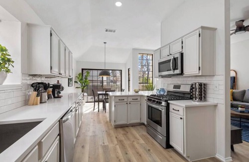 McNeil House | 5BR Bonnie Home Steps from It All!