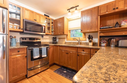 Prattsville House | 5BR Catskills Retreat Ski Close Hot Tub, Firepit, 2 grills, Deck, Fast WiFi