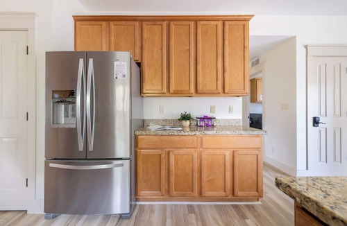 Ponderosa Trails House | 5BR Chalet: Hot Tub & Game Room