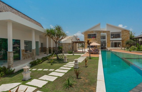 Ketewel Villa | 5BR Exquisite Haven of Tranquility in Ketewel