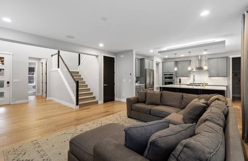 Monroe House | 5BR Family Retreat - Game Loft - Minutes to Fair