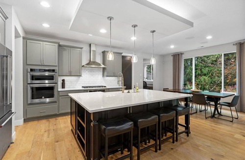 Monroe House | 5BR Family Retreat - Game Loft - Minutes to Fair
