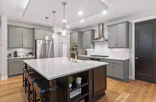 Monroe House | 5BR Family Retreat - Game Loft - Minutes to Fair