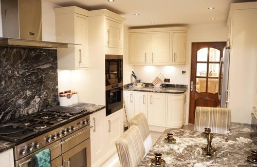 Sutton Coldfield House | 5BR Family Stay w/Garden & BBQ