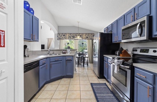 Lake Berkley House | 5BR Family Villa | South-Facing Pool, Game Room, Near Disney