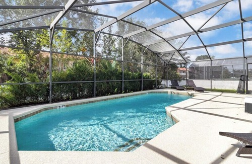 Lake Berkley House | 5BR Family Villa | South-Facing Pool, Game Room, Near Disney