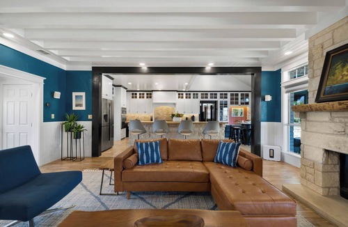 Dripping Springs House | 5BR Hill Country | Casita, Pool + 3-Building Compound | Sleeps 18