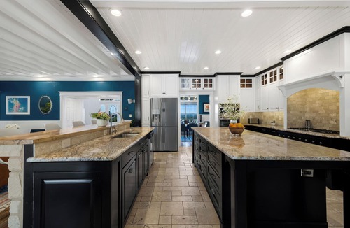 Dripping Springs House | 5BR Hill Country | Casita, Pool + 3-Building Compound | Sleeps 18