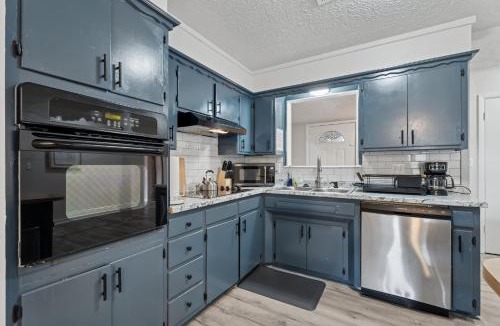 Central Oklahoma City House | 5BR Home 5 mins SNU, Sleeps 10
