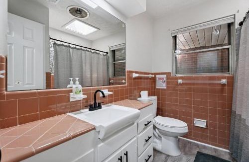 Central Oklahoma City House | 5BR Home 5 mins SNU, Sleeps 10