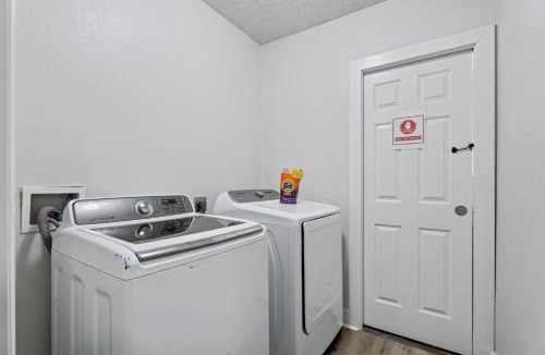 Central Oklahoma City House | 5BR Home 5 mins SNU, Sleeps 10