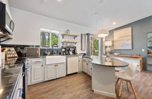 Central Oklahoma City House | 5BR Home 7 mins SNU, Sleeps 14