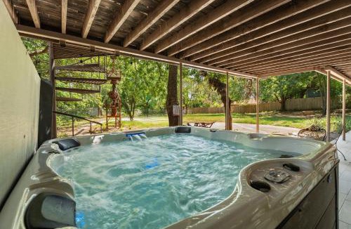 Central Oklahoma City House | 5BR Home 7 mins SNU, Sleeps 14