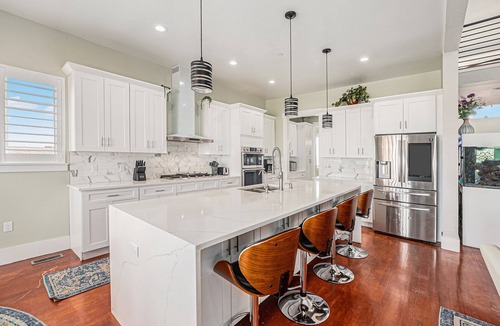 Hudson Villa | 5BR King’s Retreat Grand Villa w/Patio + Views