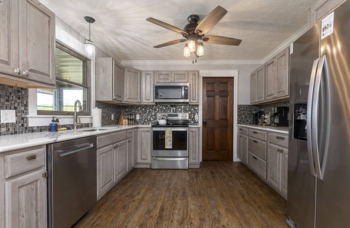 Wolf Creek House | 5BR Lakefront Home with Hot Tub