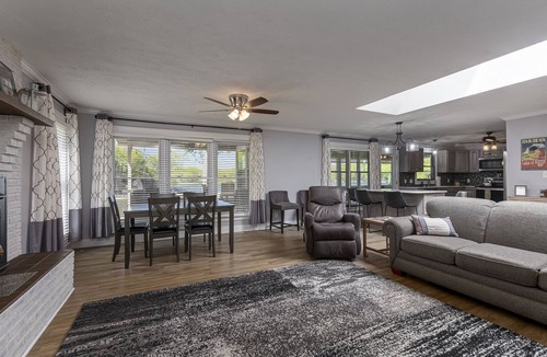 Wolf Creek House | 5BR Lakefront Home with Hot Tub