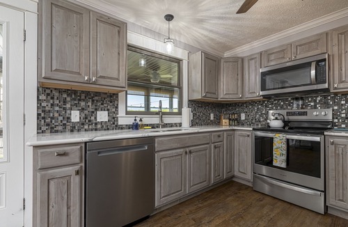 Wolf Creek House | 5BR Lakefront Home with Hot Tub