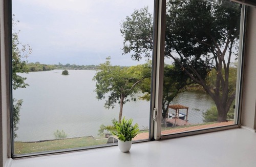 Irving House | 5BR Lakefront Retreat! Sleeps 10! Best Lake Views at Irving Lake