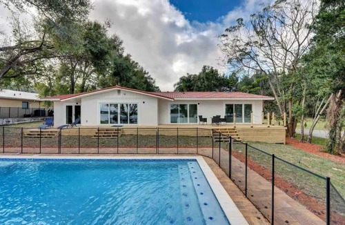 Southwest Orlando Villa | 5BR Lakeview Home w/Pool — 3min to Universal