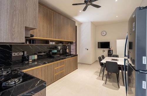 Ungasan Villa | 5BR Luxury Villa with Rooftop & Unique Pool