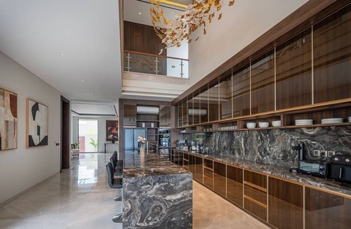 Ungasan Villa | 5BR Luxury Villa with Rooftop & Unique Pool