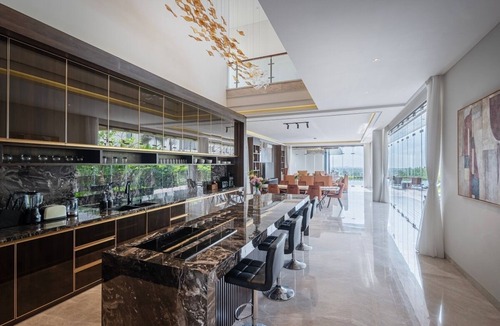 Ungasan Villa | 5BR Luxury Villa with Rooftop & Unique Pool