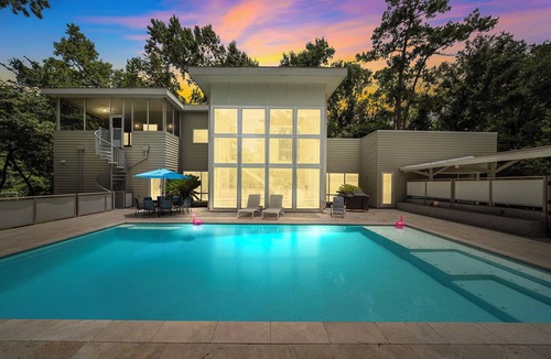 Grogan's Mill House | 5BR+ Modern Home, Pool, Gym, 2 Kitchens, 1 Acre Estate.