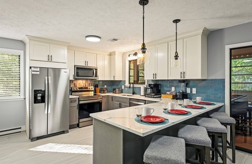 East Stroudsburg House | 5BR Natural Retreat w/Gameroom+Movie Theater+Hot Tub+Sauna