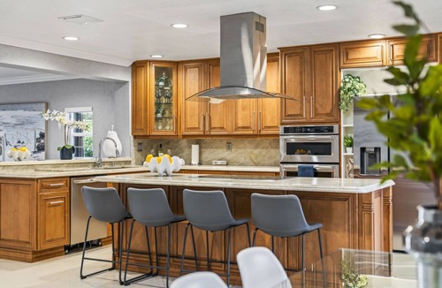 Carol City House | 5BR Oasis Near Hard Rock Stadium/Pool Spa BBQ