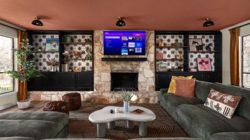Round Rock West House | 5BR Oasis w Pool Spa Sauna & Fire Pit