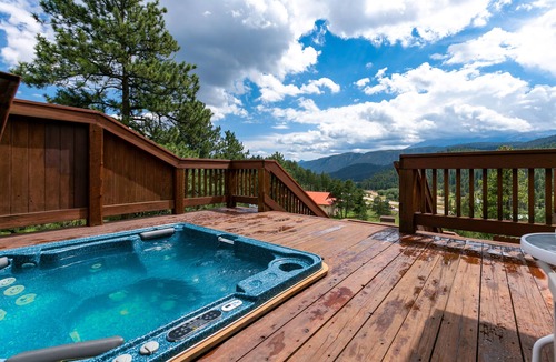 Woodland Park House | 5BR Pikes Peak Estate View- Fire Pit & Hot Tub 331550