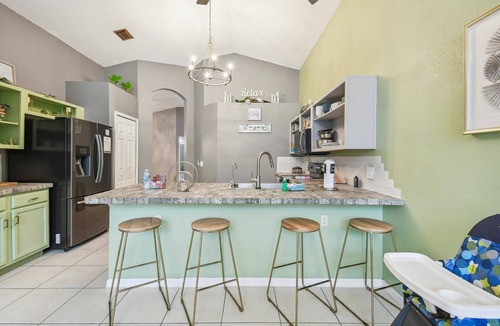 Lake Berkley House | 5BR Pool Home Near Disney