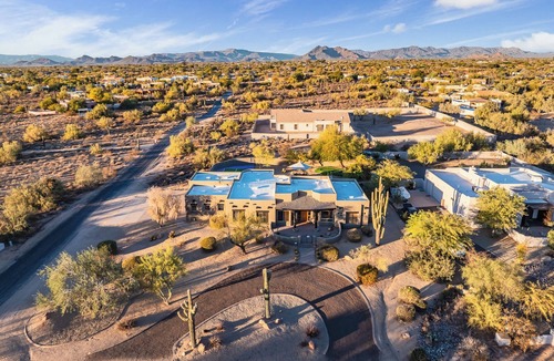 North Scottsdale House | 5BR, Pool, Patio, Outdoor TV & In-Pool Hoops