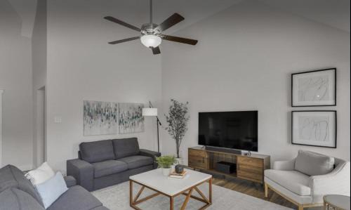DeSoto Villa | 5BR Pool Villa Water Volleyball Cinema 20 mins from Dallas