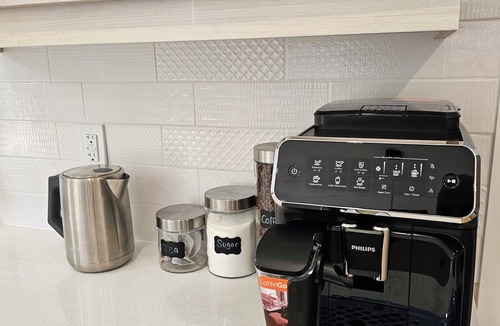 Dwight House | 5BR Private Forest | Sleep 10 | Hot Tub+EV Charger