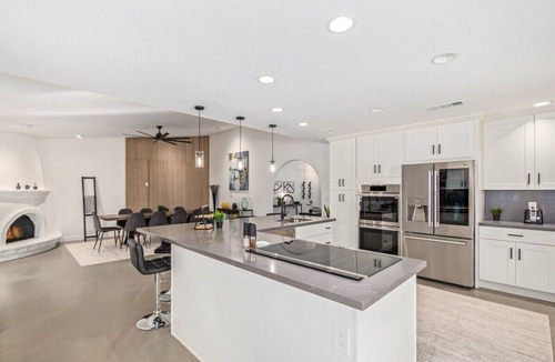 Chandler House | 5BR Resort-Style Oasis|2 Primary's|Cabana|GameRoom