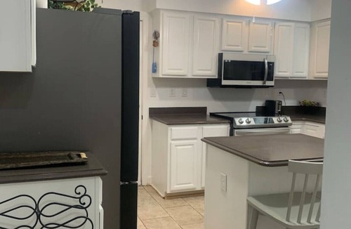 North Laurel House | 5BR Retreat Nature & Access Laurel MD