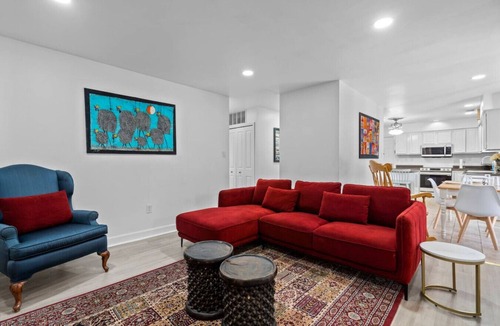 North Laurel House | 5BR Retreat Nature & Access Laurel MD