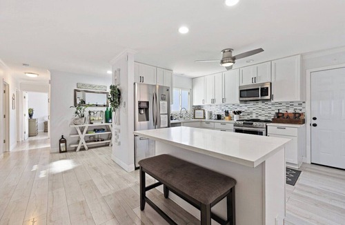 Paradise Hills House | 5BR Retreat w/Salt Water Pool, Spa, Fire Pit &BBQ
