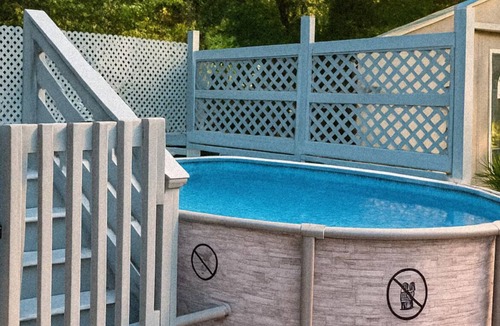 Southside House | 5BR Retreat with Theater and Game Room Near Downtown + POOL