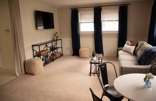 Sandy Creek House | 5BR Sandy Pond MAIN LAKE HOUSE | Dock | Fire Pit | Pets